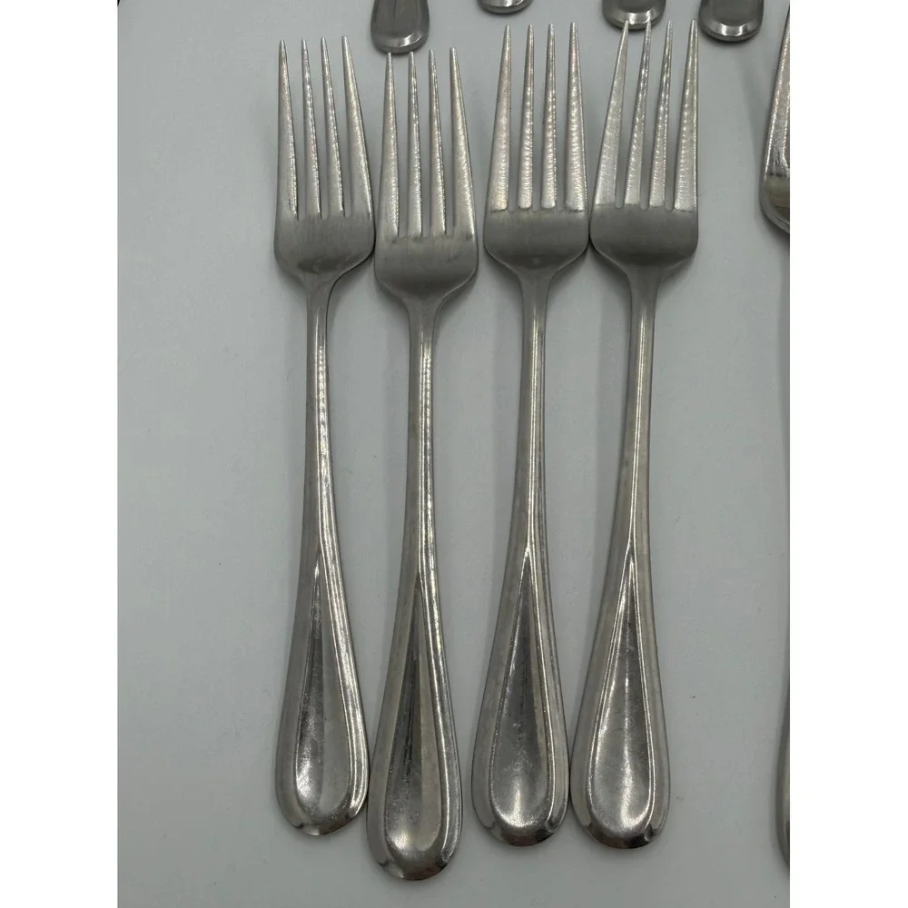 Kirkland Signature‎ 18/10 Stainless Steel Flatware Set 44 Pieces Silverware